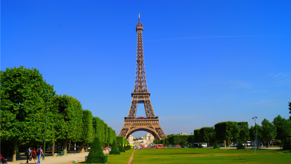 visit paris